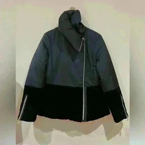 Velvet Classy Puffer Jacket - Picture 4 of 10